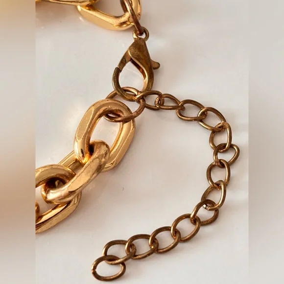 🌷 5/25$ Gold and Clear Link Statement Necklace - Picture 4 of 5